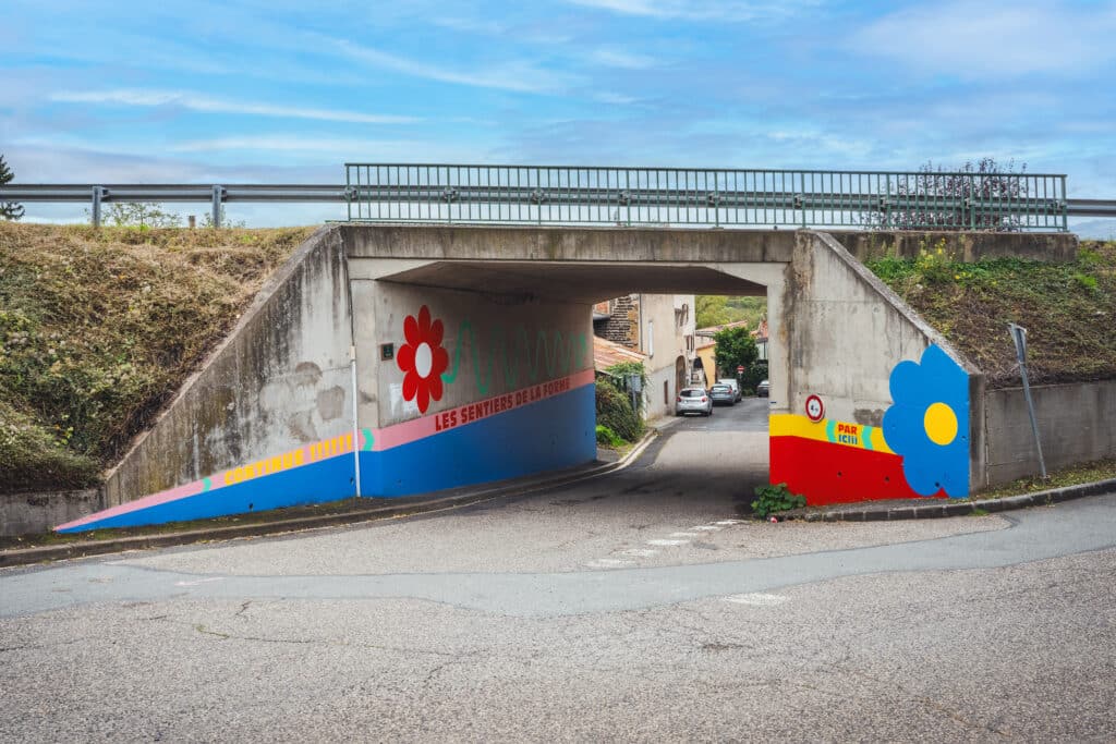 Village de Mur-sur-Allier - réalisation parcours artistique et ludique.