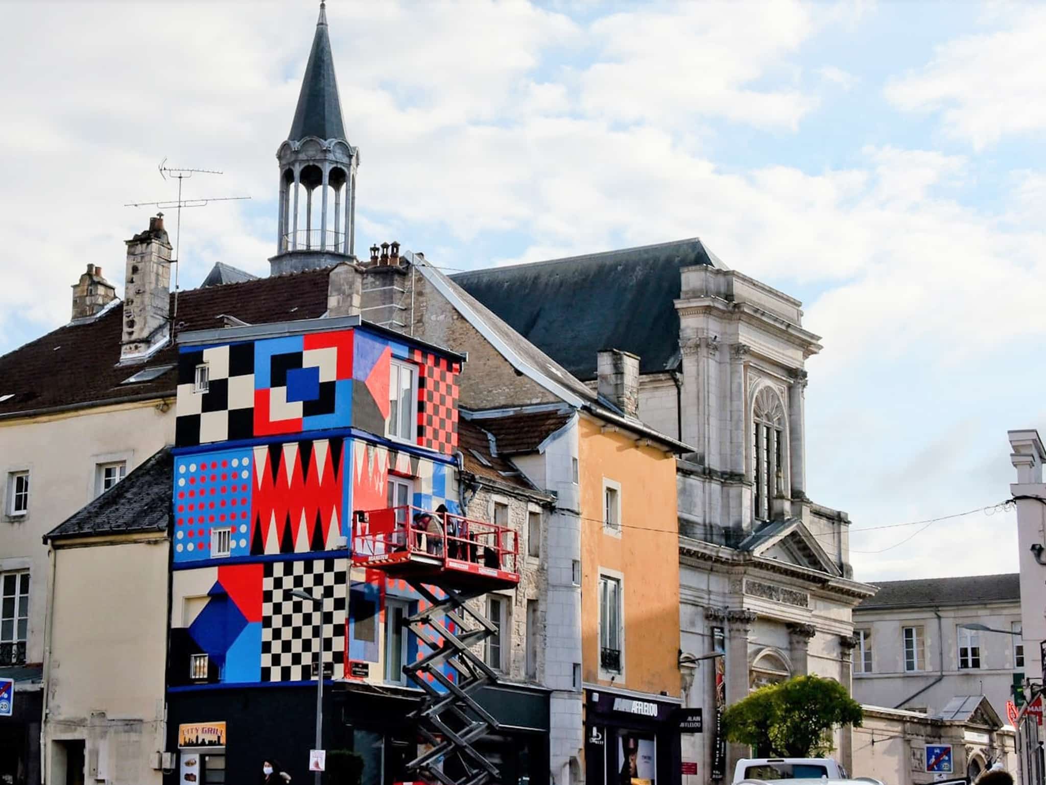 Façade dans la ville de Chaumont par Justine Figueriedo