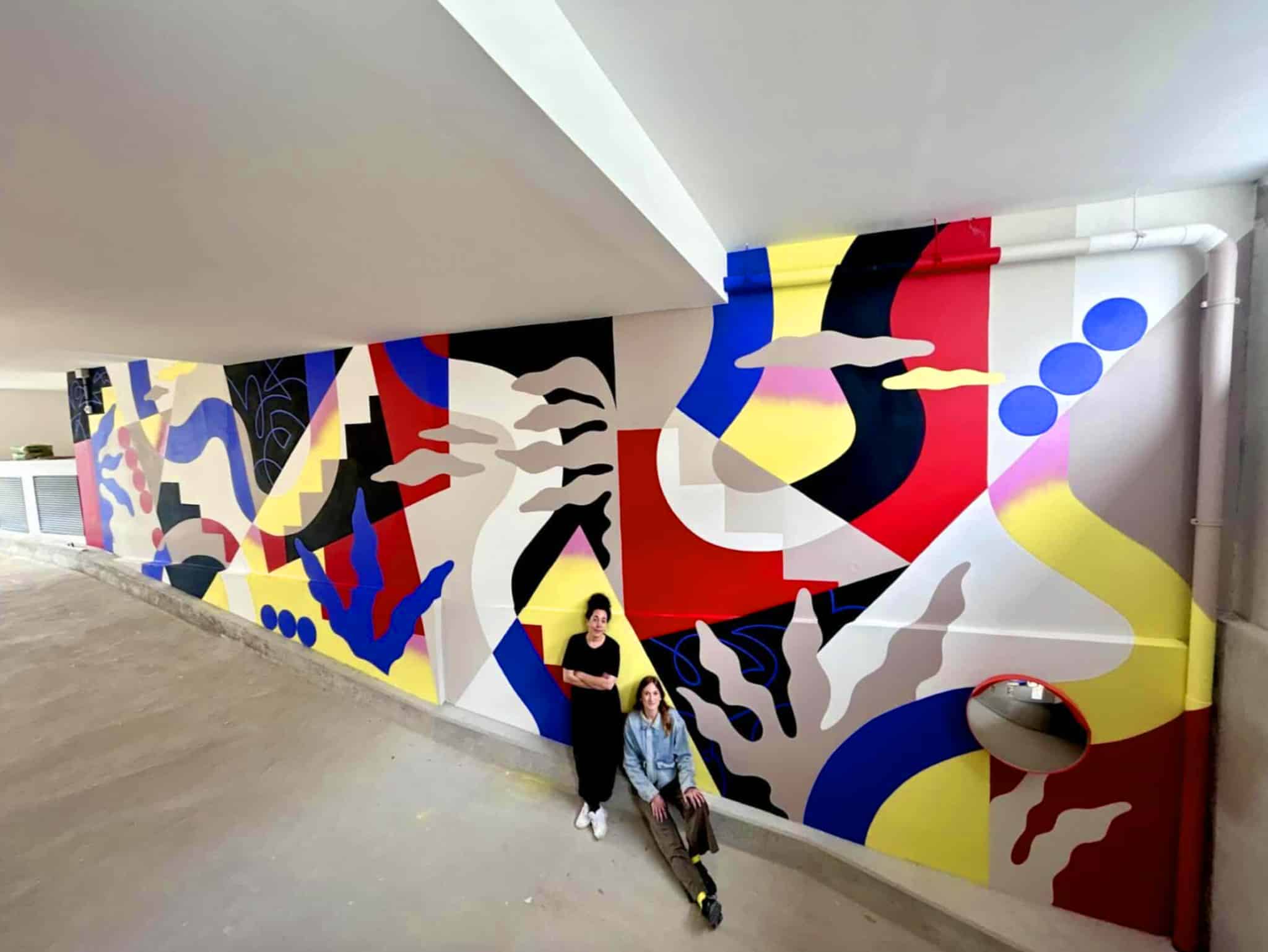 Peinture sur parking pour Sogeprom à Sartrouville par Julia Morose et Alix d'Anselme